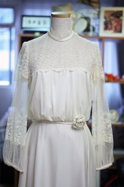 Vintage 1970s Ivory Lace Satin Wedding Dress Sz M/L