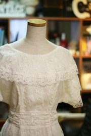 1980s Jessica MCclintock Gunne Sax White Lace Tie Back