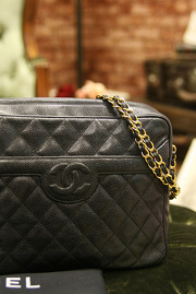 Vintage Authentic Black Chanel Diamond Quilted Caviar Purse