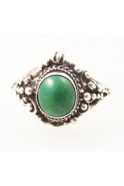 Cute Vintage Mystical Sterling Green Stone Ring Size 5.25