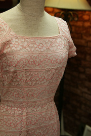 1950s Pink Lace Wiggle Dress S