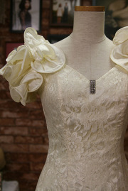 1970s Roamantic Ruffled Sleeves Ivory Lace Dress Size XS/S