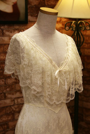1960s Ivory Lace Capelet Dress Sz S