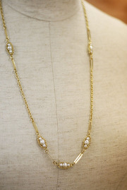 Vintage Goldtone and Faux Pearl Necklace