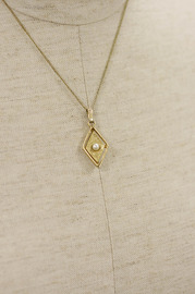 vintage Sarah Coventry Goldtone Pendant with Faux Pearl
