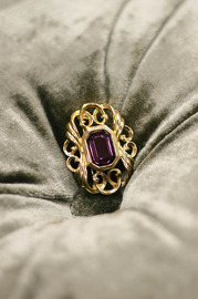 Vintage Goldtone Brooch with Purple Stone