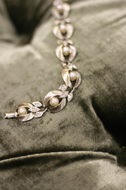 Vintage Lisner Goldtone - Faux Pearl and Rhinestone Bracelet