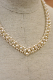 Vintage Hollywood Glam V Shape Ivory Pearl Necklace
