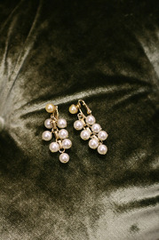 Vintage Fauxl Pearls Clips Earrings Jewelry by Sarah Covnentry