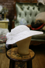 1970s Wide Brim Lace Bridal Hat