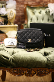 Vintage Chanel Caviar Leather Chain Quilted Shoulder Bag