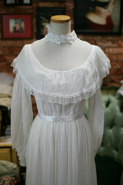 1970s Vintage Victorian White Cotton Lace Wedding Dress