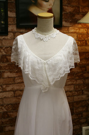 1970s Vintage White Lace Wedding Gown