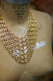 Vintage Mesh Goldtone Necklace - 16 inches - Linked Mesh Design - Bib necklace