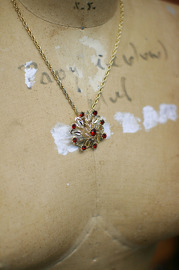 Vintage Goldtone Necklace - Red Rhinestone and Goldtone Pendant - 18 inch