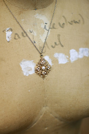 Vintage goldtone signed FLORENZA Faux PEARL Pendant on Goldtone Chain - 18 inch