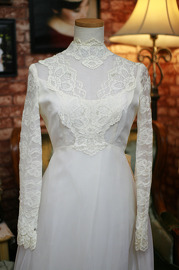 1960s Lace Victorian Long Sleeves Wedding Gown Long Train Sz XS