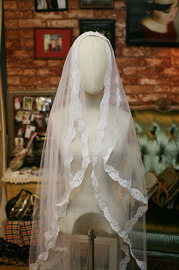 1970s Wedding Veil with Lovely Lace Trim