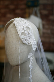 1960s White Bridal Wedding Cap wwith 56 inches veil