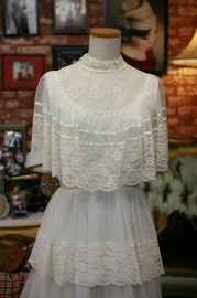 1970s Ivory Beautiful Wedding Gown Sz S/M
