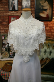 1970s Victorian Off White Beaded Lace Wedding Gown Sz S with Long Train