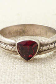 Vintage Roped Sterling Band with Garnet Accent Sz 6