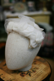 1950s Vintage Off White Floral Bridal Hat
