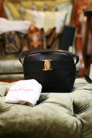 Vintage Authentic Ferragamo Small Black Calf Lizard Leather Shoulder Bag With Vera BOW