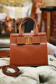 Vintage Salvatore Ferragamo Vara Ribbon Honey Brown Leather Kelly Shoulder Bag