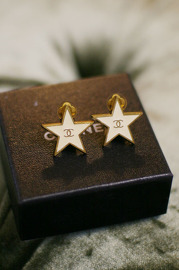 Authentic CHANEL Logos Star Earrings Beige Gold Tone Clip-On 01 P France