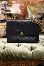 Vintage Chanel Maxi Jumbo Black Quilted Leather Shoulder Signature Flap Bag Rare