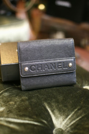 Pre Owned Chanel Caviar 2 fold Wallet