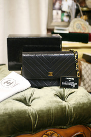 Vintage Chanel Black V-Quilted Lambskin Leather Shoulder Flap Bag/Clutch Full Set