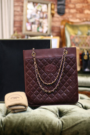 Vintage Chanel Bordeaux/Burgundy Lambskin Leather Quilted Medium Tote Bag Fits A4 Papers
