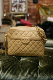 Vintage Authentic Rare Beige Chanel Diamond Quilted Large Caviar Bag
