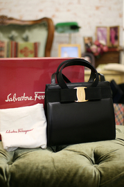 Vintage Salvatore Ferragamo Vara Ribbon Black Leather Kelly Shoulder Bag Full Set