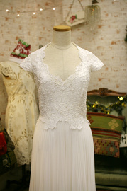 1970s Wedding Gown Like Royal Family Kate Middleton Style from Alfred Angelo