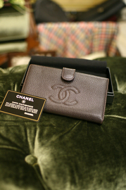 Pre Own CHANEL Reddish Brown Bifold Caviar Leather Wallet With Card and Box