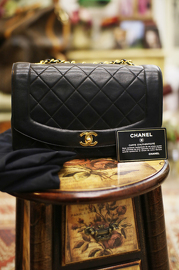 Vintage Chanel Classic Black Quilted Leather Shoulder Flap Bag 25cm