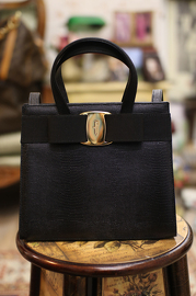Vintage Salvatore Ferragamo Vara Ribbon Black Embrossed Lizard Leather Kelly Shoulder Bag With Strap