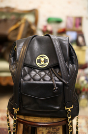 Beautiful Vintage Chanel CC Quilted Lambskin Leather Chain Backpack Large Size RARE