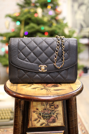 Vintage Chanel Black Caviar Quilted Leather Diana Bag Gold Chain CC 25cm Wide