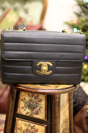 Vintage Chanel Black Caviar Horizontal Quilt Style Jumbo Flap Bag