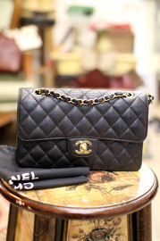 Pre Owned Chanel 2.55 Black Caviar Quilted Leather Shoulder Bag Golden Hardware 23cm Small