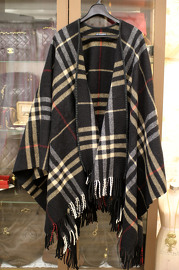 Pre Own Burberry Black Nova Check Thick Wool Poncho