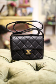 Vintage Chanel Black quilted lambskin Mini Square with Leather Strap Style