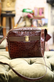 Vintage Ferragamo Brown Crocodiles Embrossed Leather Shoulder Bag Large Sized With Vera BOW