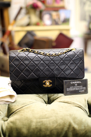Vintage Chanel 2.55 Double Flap Black Quilted Leather Shoulder Bag (Medium 25cm)