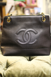 Vintage Chanel Black Medium Caviar Leather Tote Bag With Gold-Tone Hardware