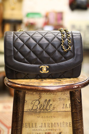 Vintage Chanel Classic Black Quilted Leather Shoulder Flap Bag 25cm